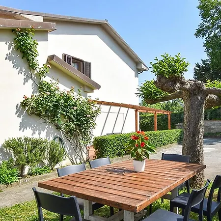 Gorgeous In With House A Panoramic View