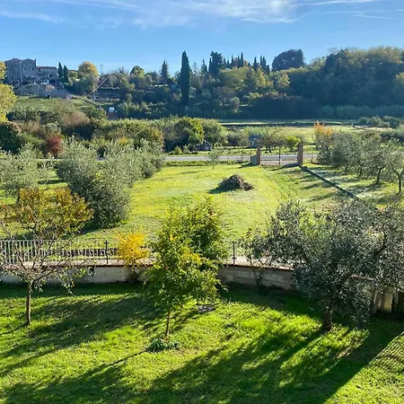 Gorgeous In With House A Panoramic View