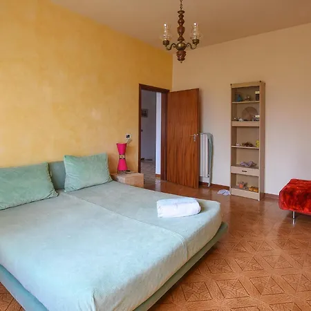 Gorgeous In With House A Panoramic View Lari