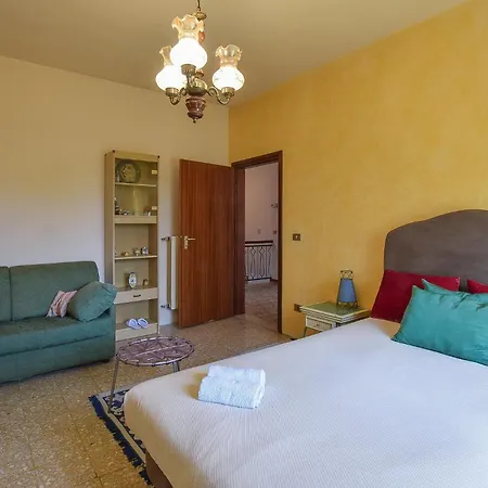 Gorgeous In With House A Panoramic View Lari